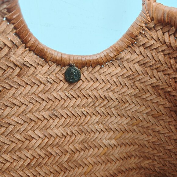 Dragon Diffusion Women's Nantucket Basket Bag in Tan - Picture 11 of 11